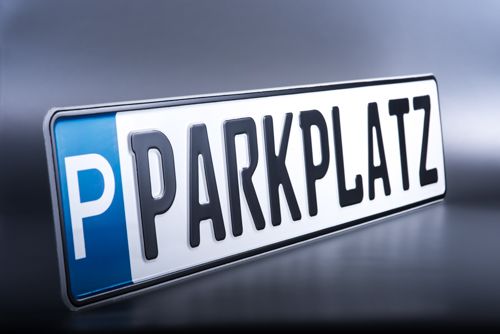 Parkplatz: Parkplatzschild RESERVIERT Kennzeichen zum Stecken